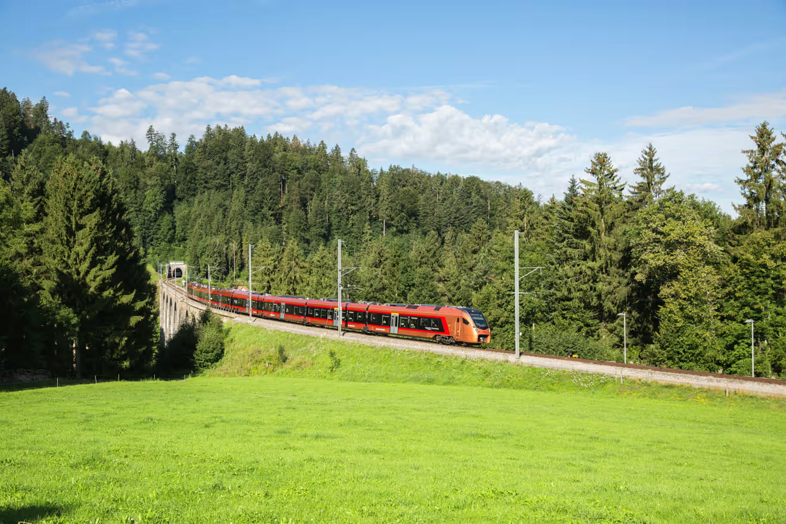 Voralpen-Express tussen Luzern en St. Gallen